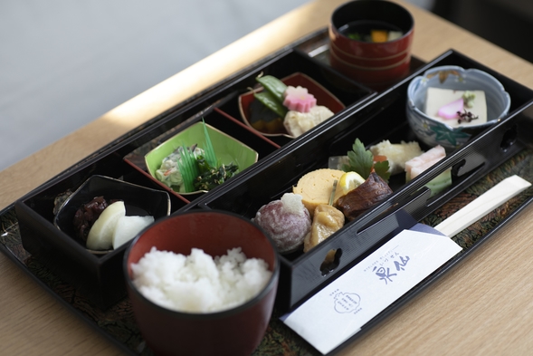 【部屋食】人もペットも京都を満喫。ペットちゃんに朝食と預かり特典/JR京都駅近く/割烹仕出しの朝食付